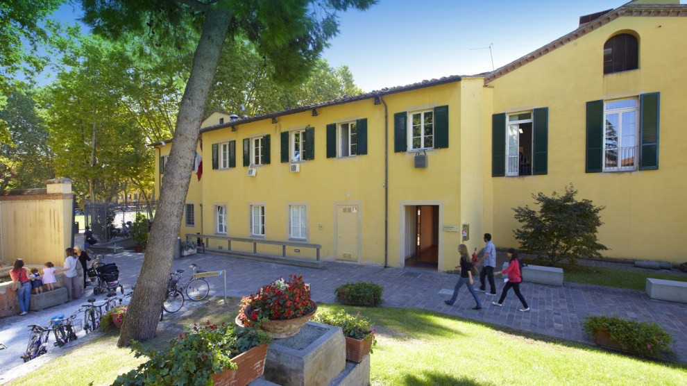 Đại học Scuola Superiore Sant’Anna (Ý)