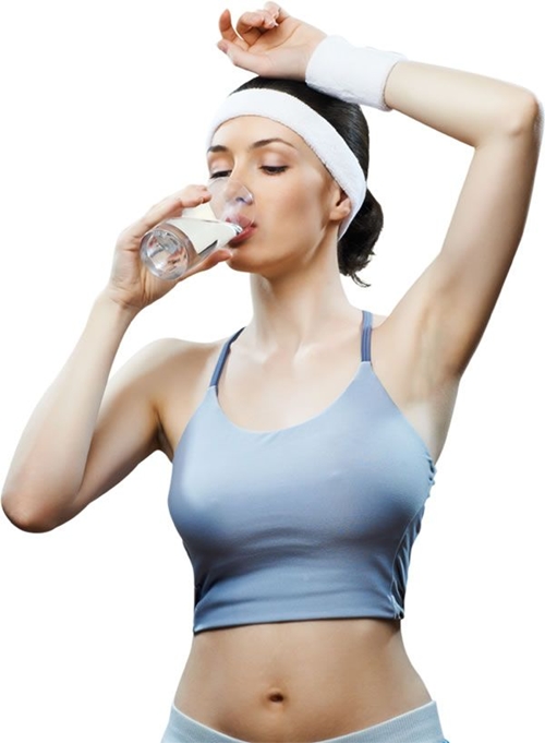 uống đủ 2 lít nước mỗi ngày