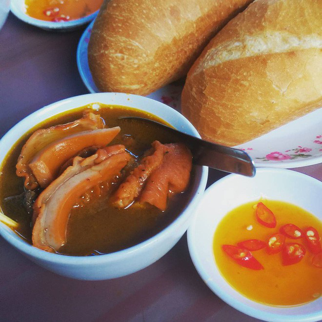 bánh mì phá lấu